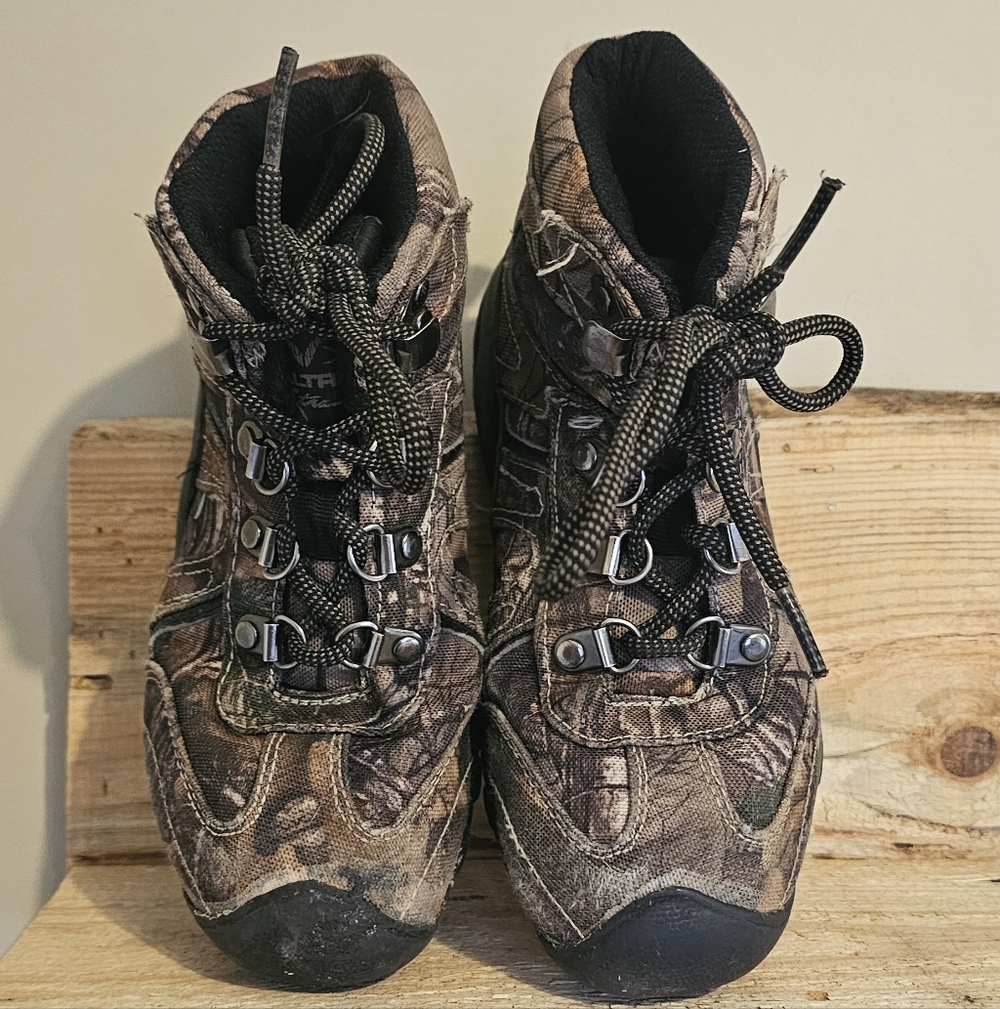 Youth Size 1 Camoflauge Hiking Boots Unbranded - Picture 5 of 6